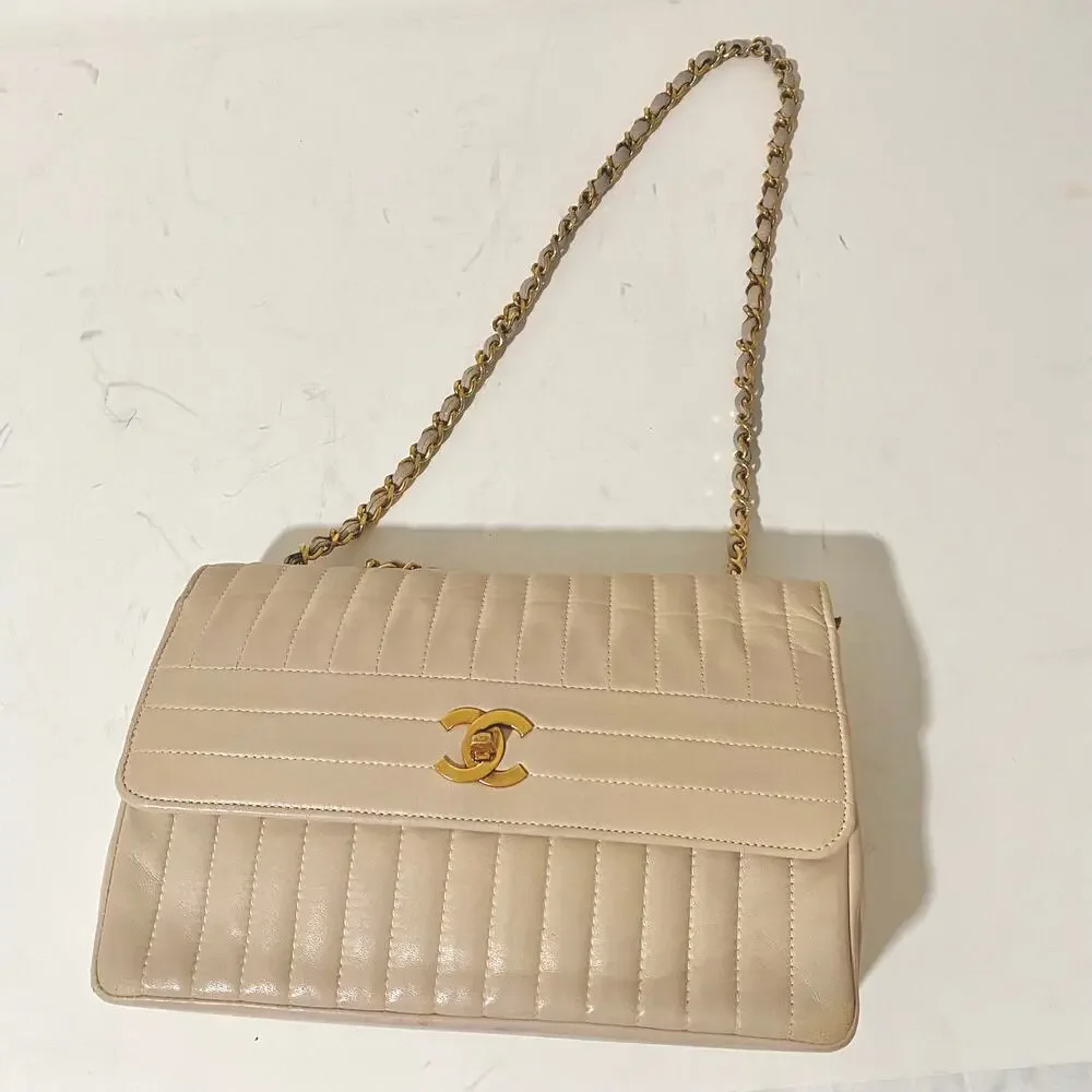Chanel Medium Flap Bag Classic Vintage 2.55 Cream Handbag Vertical Quilted